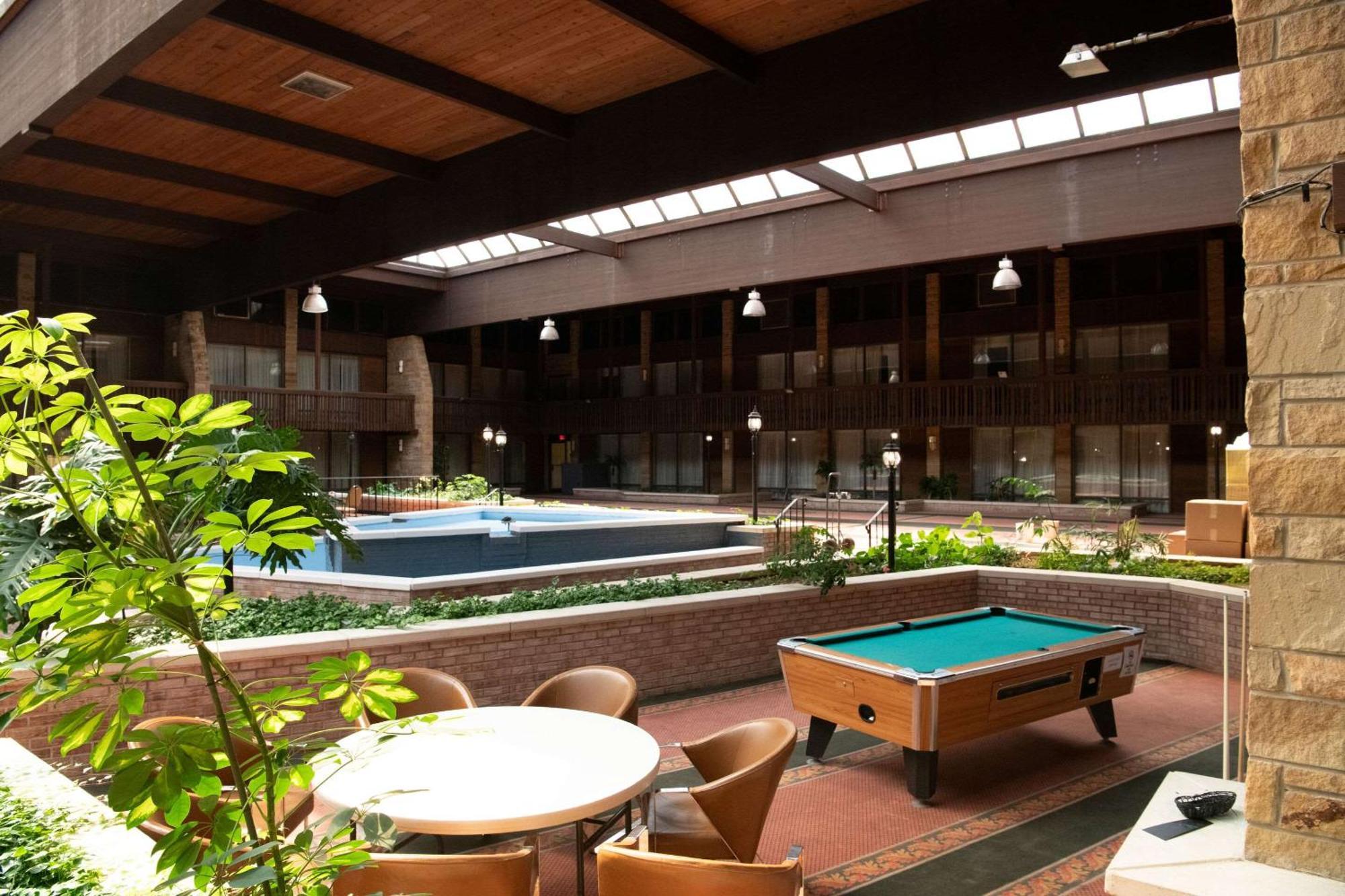 Quality Inn & Conference Center Somerset Exterior foto